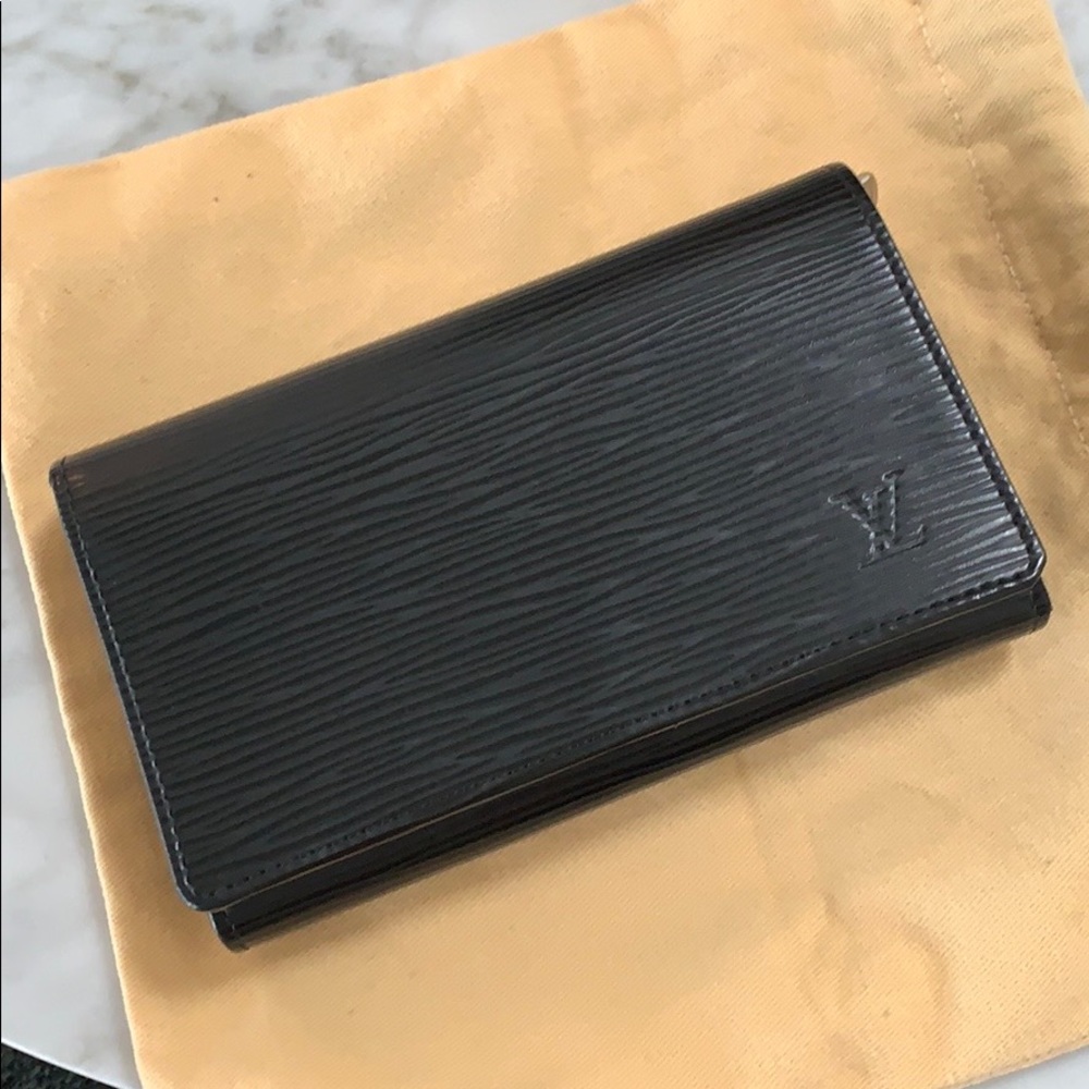 Authentic Louis Vuitton Epi Tresor Wallet